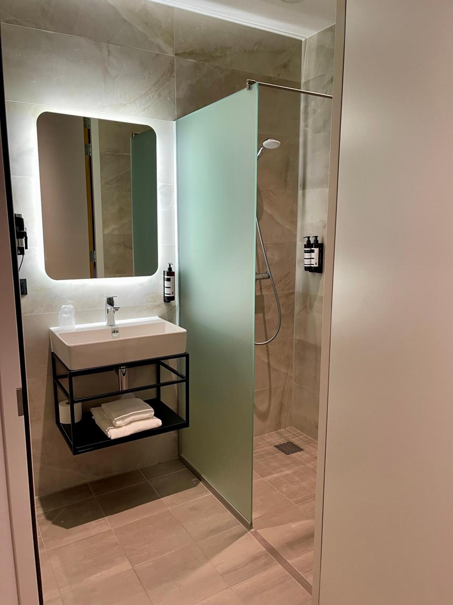 Ozo Hotels Antares Airport Hoofddorp Exteriér fotografie