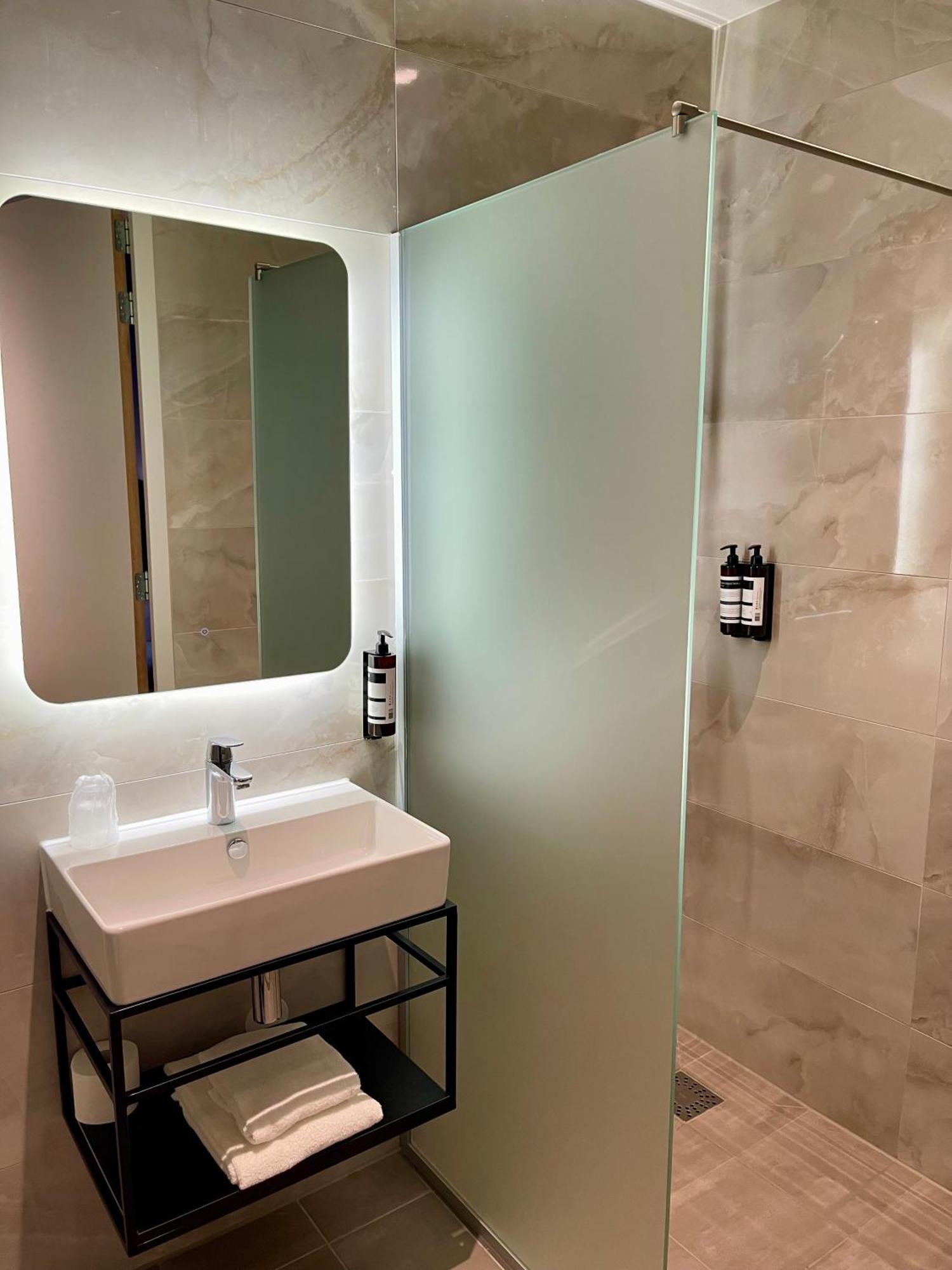 Ozo Hotels Antares Airport Hoofddorp Exteriér fotografie